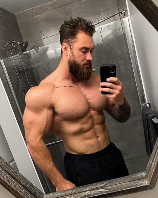 Chris Bumstead Haircut and Beard