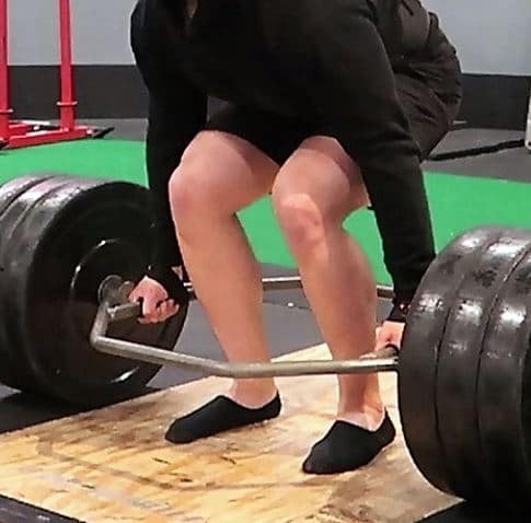 Hex Bar vs Barbell Deadlift Grip 1