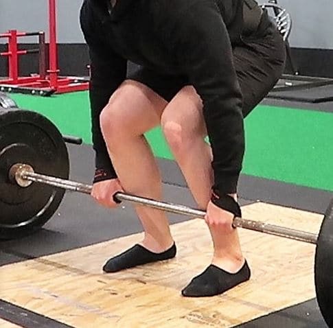Hex Bar vs Barbell Deadlift Grip 1